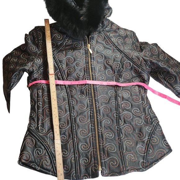 New -  Oscar Kids Black Leather Zip Up Jacket With Fur Hood & Gold Zippers. NWT - Picture 6 of 7